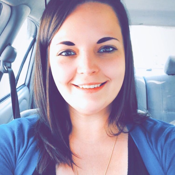 Meet your Posher, Christina - Picture 1 of 1